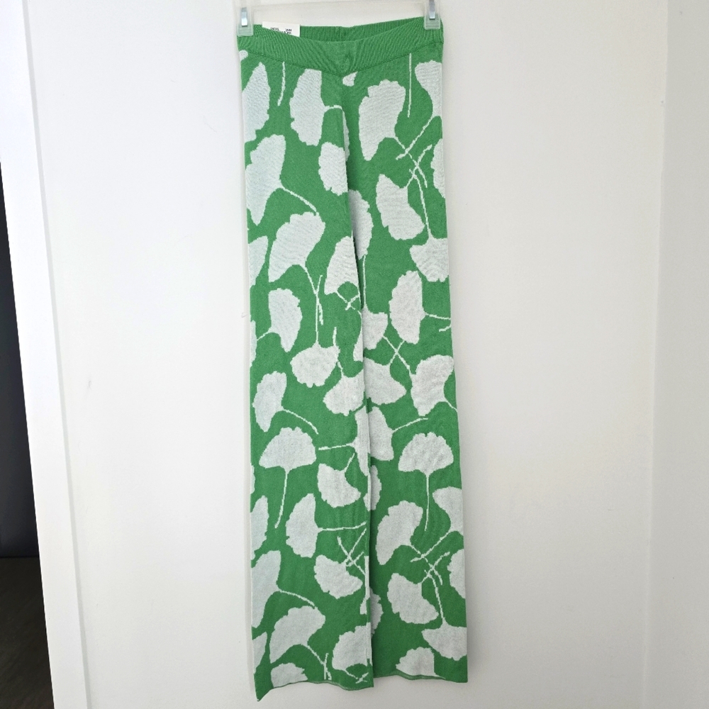 Diane Von Furstenberg x Target NWT green white knit pants - size XXS